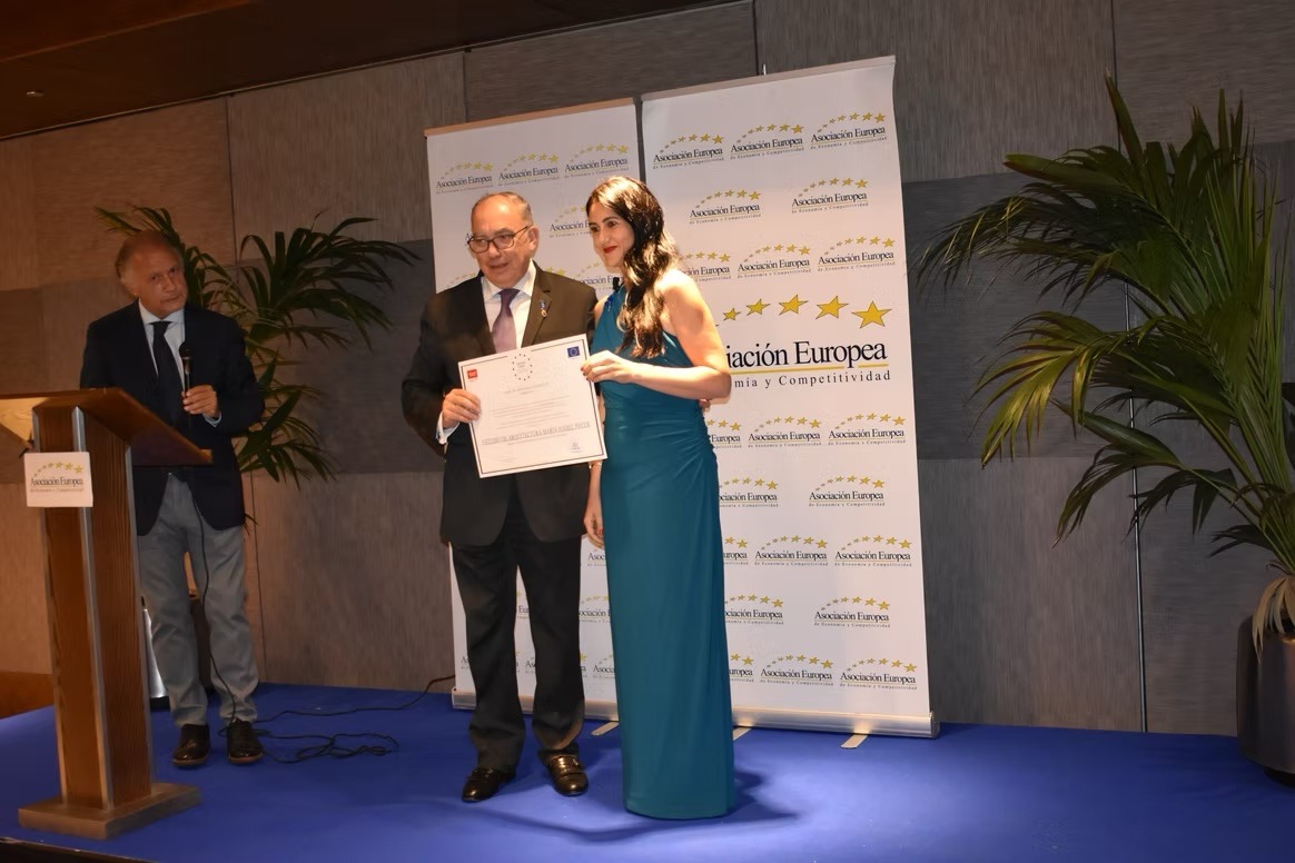 dfe0a4_36e36bb090fd4a7fa47be8b8fefa4901~mv2_d_6000_4000_s_4_2